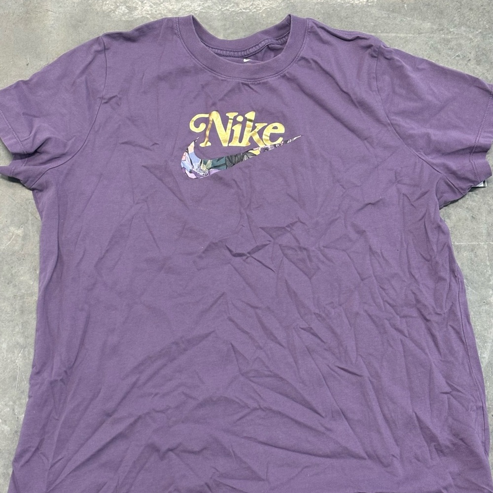 Nike Tee - Picture 1 of 2